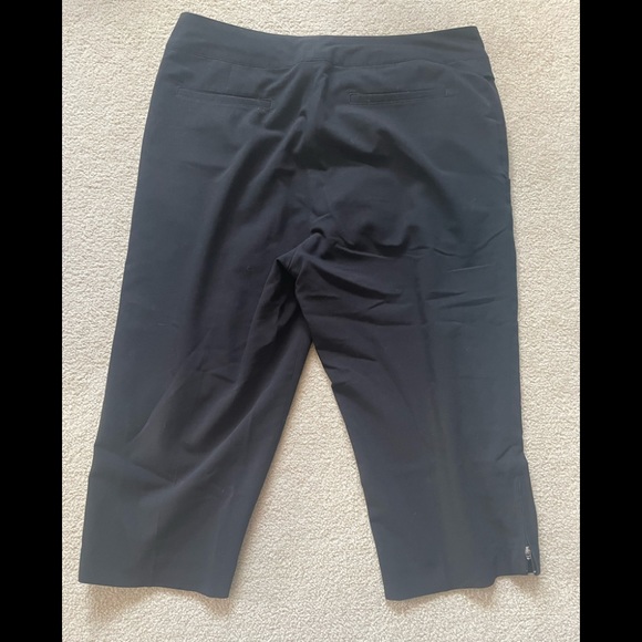 🌾 Zip leg capris - Picture 2 of 6